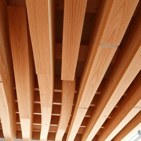 Jaki przekrój belek na strop drewniany