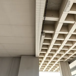 Jaki strop tańszy lany czy Teriva